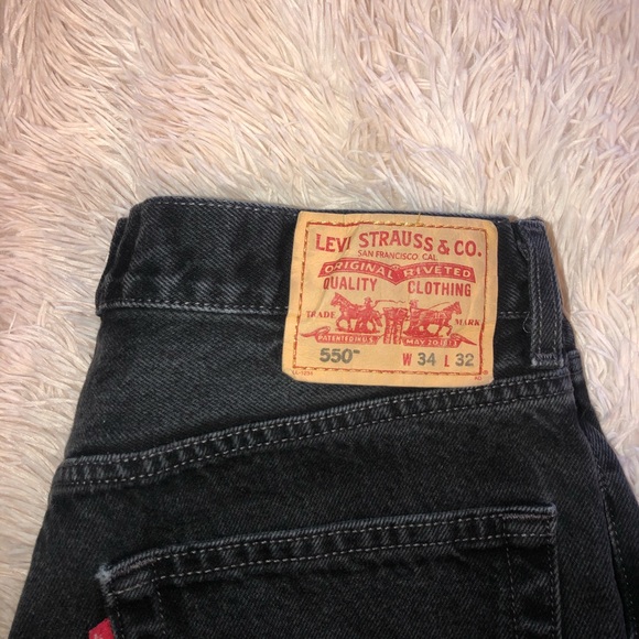 ❌SOLD❌ Levi’s Relaxed Black Jeans - Picture 4 of 6